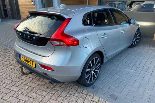 Volvo V40 (2018) thumbnail 2
