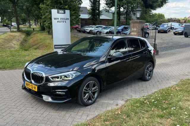 BMW 1-Serie (2021) thumbnail 1