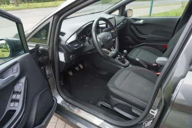 Ford Fiesta (2020) thumbnail 3