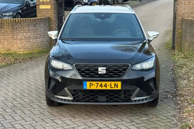 SEAT Arona (2022) thumbnail 5