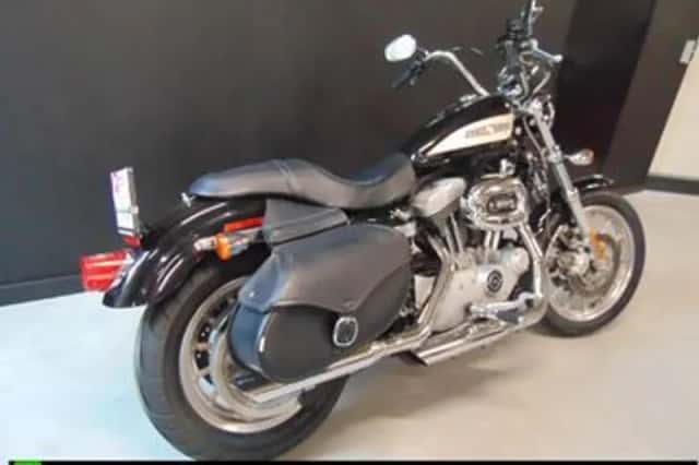 HARLEY-DAVIDSON SPORTSTER (2005) thumbnail 2