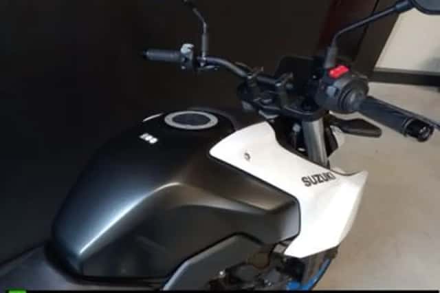 Suzuki GSX-8S (2024) thumbnail 6