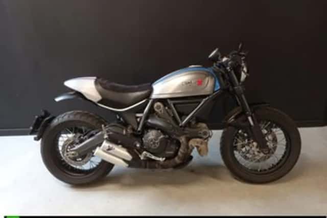 DUCATI SCRAMBLER (2017) thumbnail 2