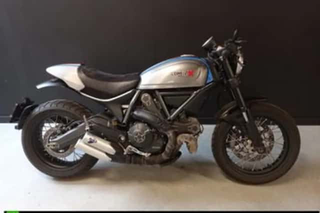 DUCATI SCRAMBLER (2017) thumbnail 4