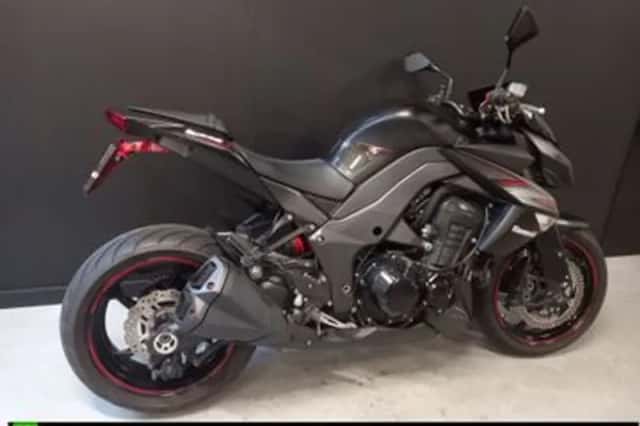 KAWASAKI Z1000 (2012) thumbnail 3