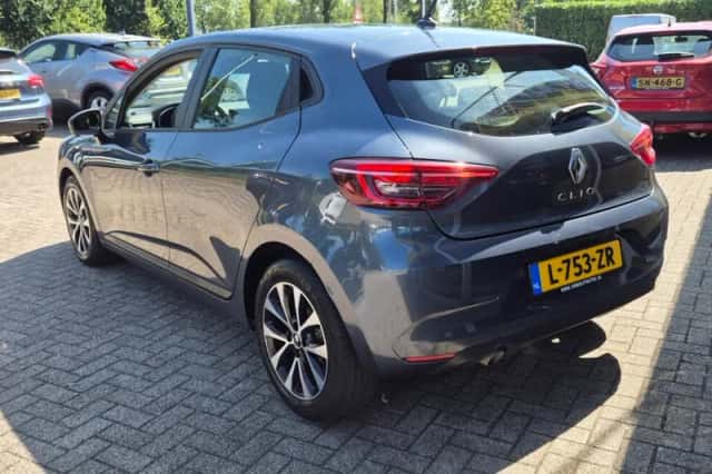 Renault Clio (2021) thumbnail 2