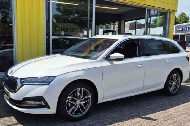 Škoda Octavia (2022) thumbnail 1
