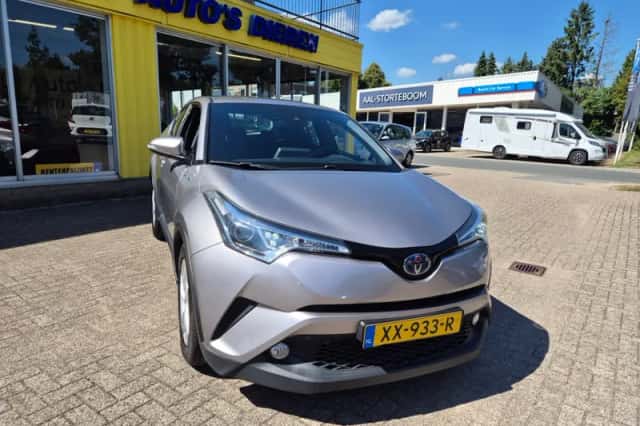 Toyota C-HR (2019) thumbnail 4