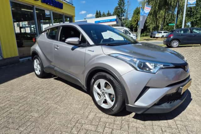 Toyota C-HR (2019) thumbnail 6