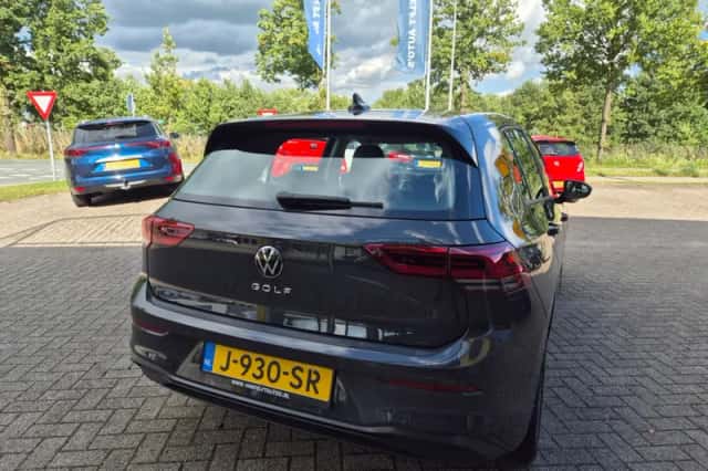Volkswagen Golf (2020) thumbnail 3