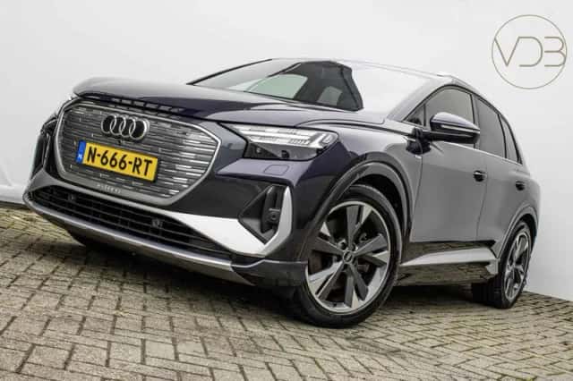 Audi Q4 e-tron (2021) thumbnail 1