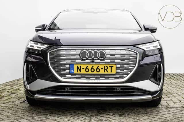 Audi Q4 e-tron (2021) thumbnail 4