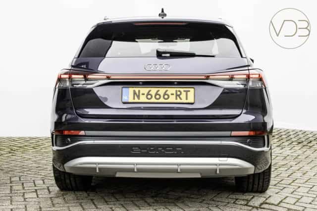 Audi Q4 e-tron (2021) thumbnail 5