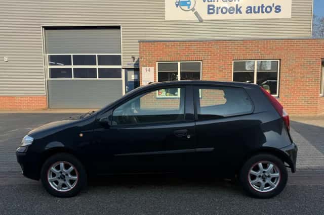 Fiat Punto (2003) thumbnail 2