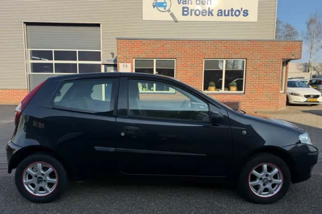 Fiat Punto (2003) thumbnail 3