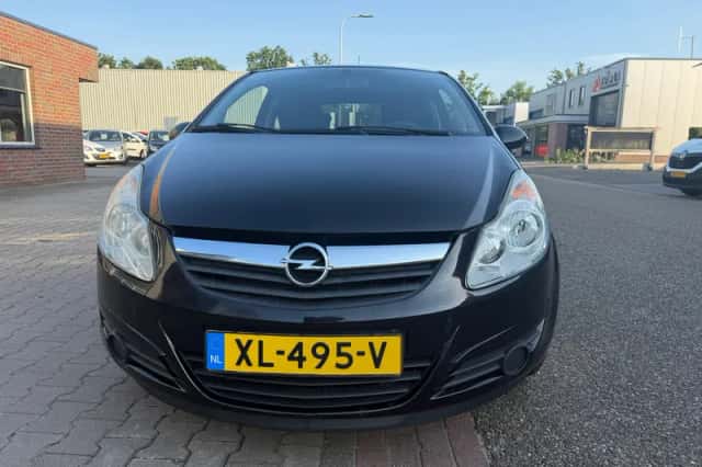 Opel Corsa (2009) thumbnail 3