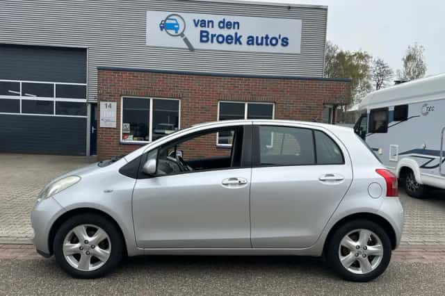 Toyota Yaris (2007) thumbnail 4