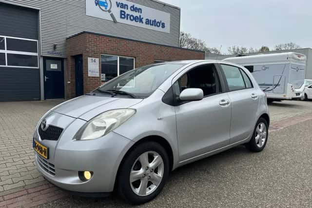 Toyota Yaris (2007) thumbnail 5