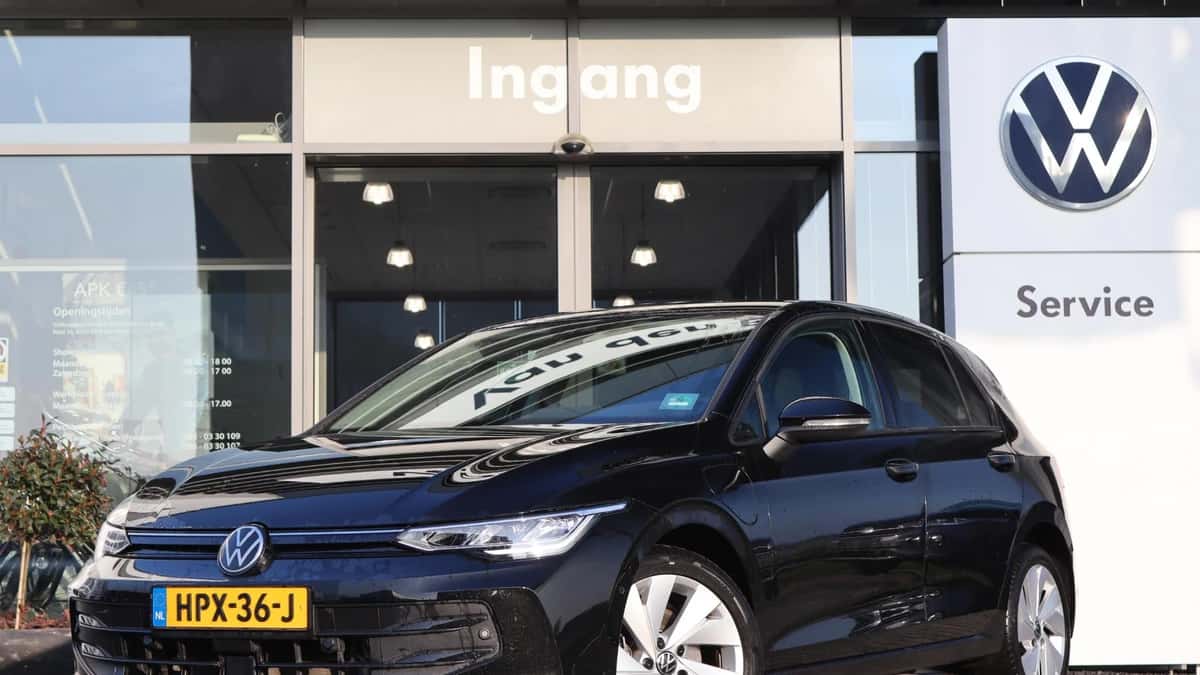 Volkswagen Golf (2025) — foto 1