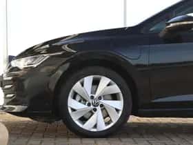 Volkswagen Golf (2025) thumbnail 2