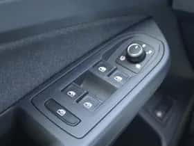 Volkswagen Golf (2025) thumbnail 38