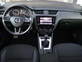 Škoda Octavia (2019) thumbnail 13