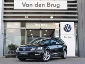 Škoda Octavia (2019) thumbnail 3