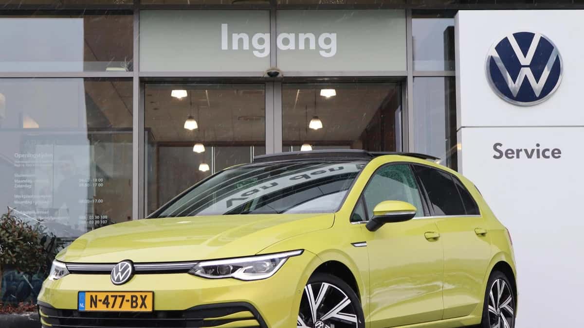 Volkswagen Golf (2020) — foto 1