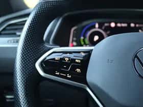 Volkswagen Tiguan (2021) thumbnail 22