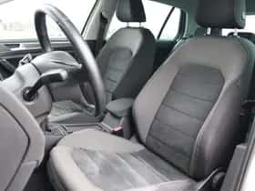 Volkswagen Golf (2018) thumbnail 16