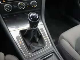 Volkswagen Golf (2018) thumbnail 30