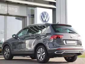 Volkswagen Tiguan (2022) thumbnail 11