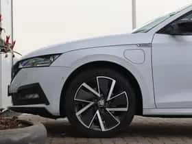 Škoda Octavia (2022) thumbnail 2