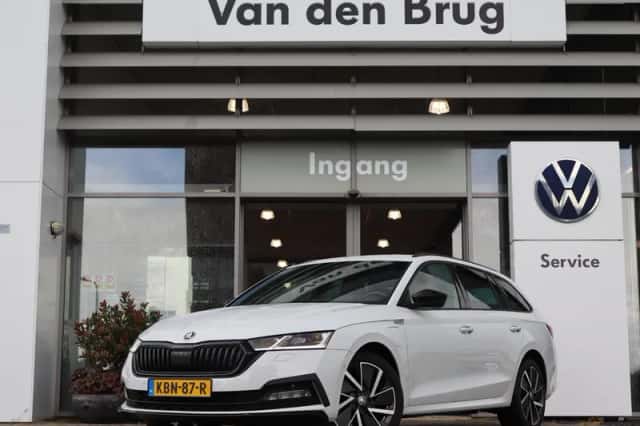 Škoda Octavia (2022) thumbnail 3