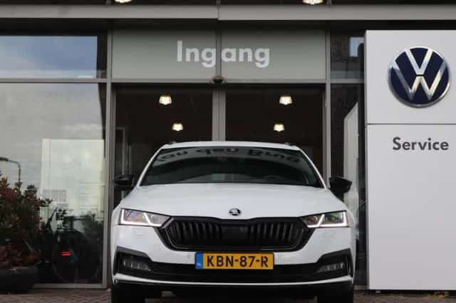 Škoda Octavia (2022) thumbnail 4