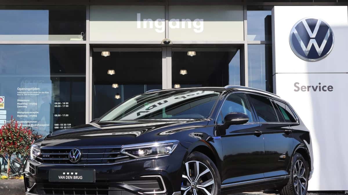 Volkswagen Passat (2022) — foto 1