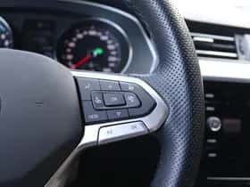 Volkswagen Passat (2022) thumbnail 23