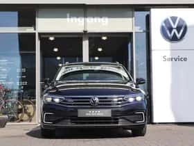 Volkswagen Passat (2022) thumbnail 4