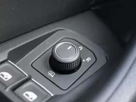 Volkswagen Passat (2022) thumbnail 36