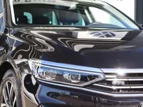 Volkswagen Passat (2022) thumbnail 5
