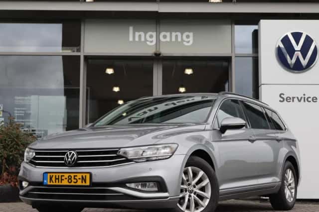 Volkswagen Passat (2023) thumbnail 1