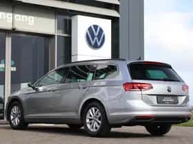 Volkswagen Passat (2023) thumbnail 12