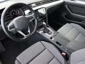 Volkswagen Passat (2023) thumbnail 14
