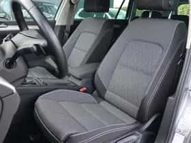 Volkswagen Passat (2023) thumbnail 16