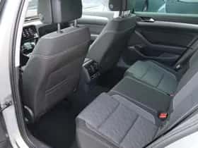 Volkswagen Passat (2023) thumbnail 19