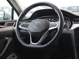 Volkswagen Passat (2023) thumbnail 20