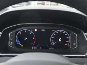 Volkswagen Passat (2023) thumbnail 22