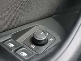 Volkswagen Passat (2023) thumbnail 34