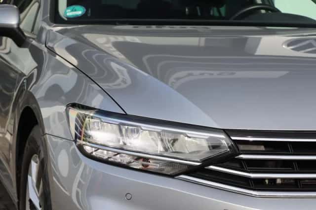 Volkswagen Passat (2023) thumbnail 5