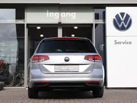 Volkswagen Passat (2023) thumbnail 9